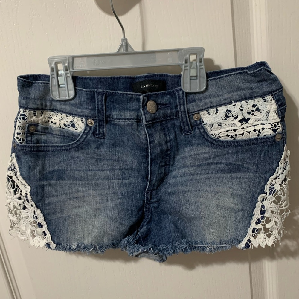 Bebe crochet lace jean shorts size 27